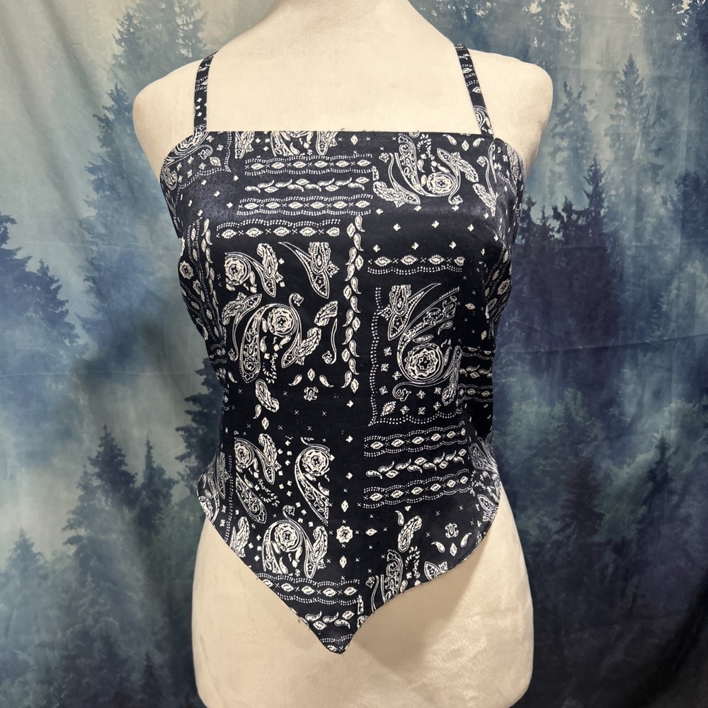 Wearever Blue & White Paisley Bandana Print Crop  Top ‎ Size Large